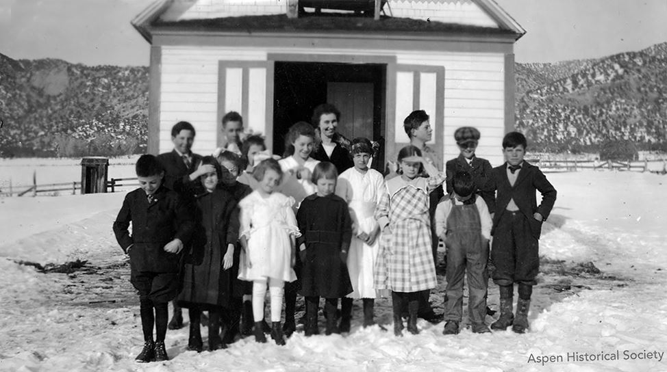 Emma School students and teacher outside the schoolhouse in 1920. Aspen Historical Society, Vagneur 